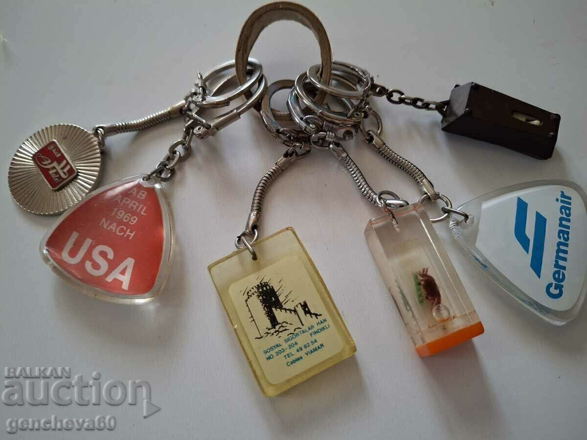 Auction  LOT of 6 rare old keychains