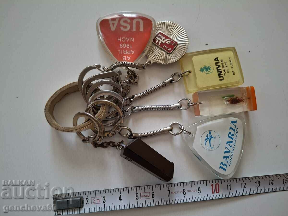 Delivery of LOT of 6 rare old keychains