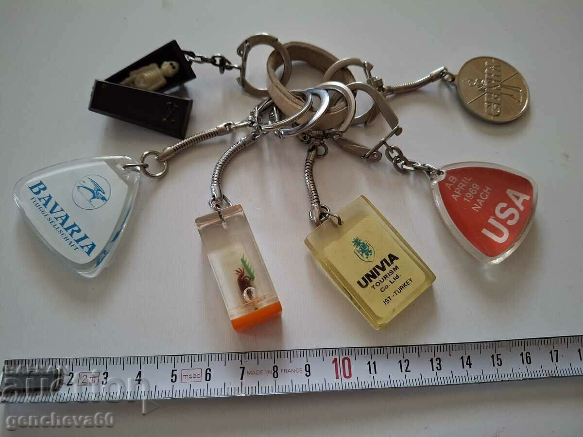 LOT of 6 rare old keychains - 5