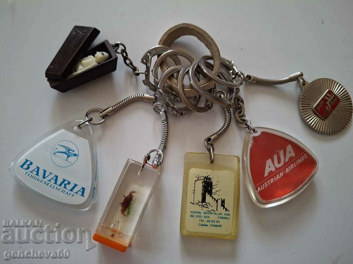 LOT of 6 rare old keychains
