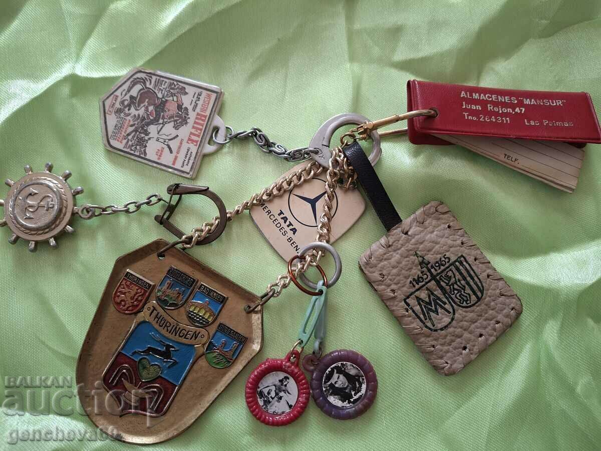 Colecție rară de brelocuri vechi, busolă și altele