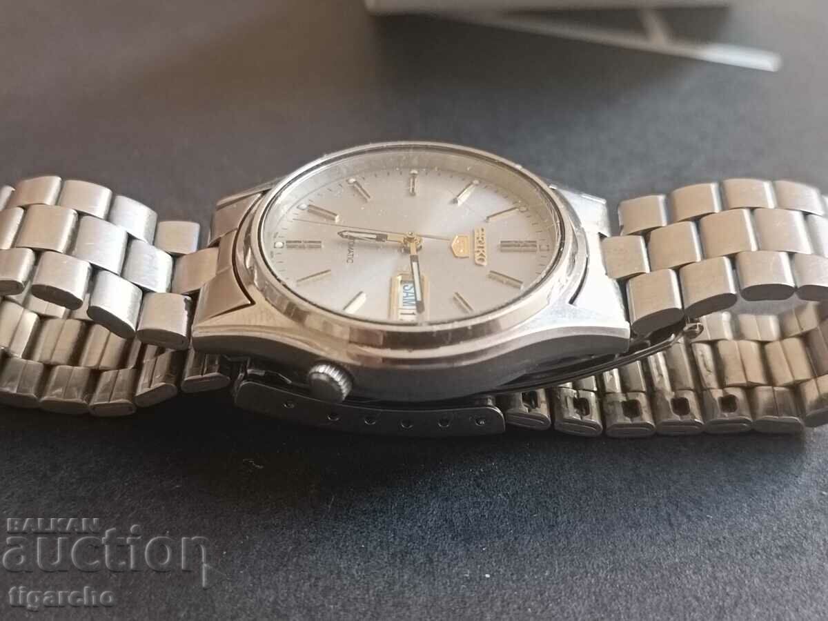 Auction  Seiko 5 watch