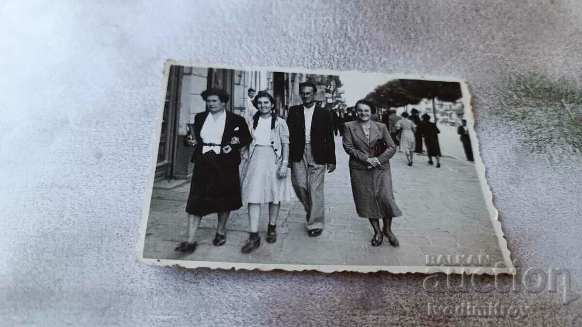 Photo Sofia A man two women and a girl on a walk