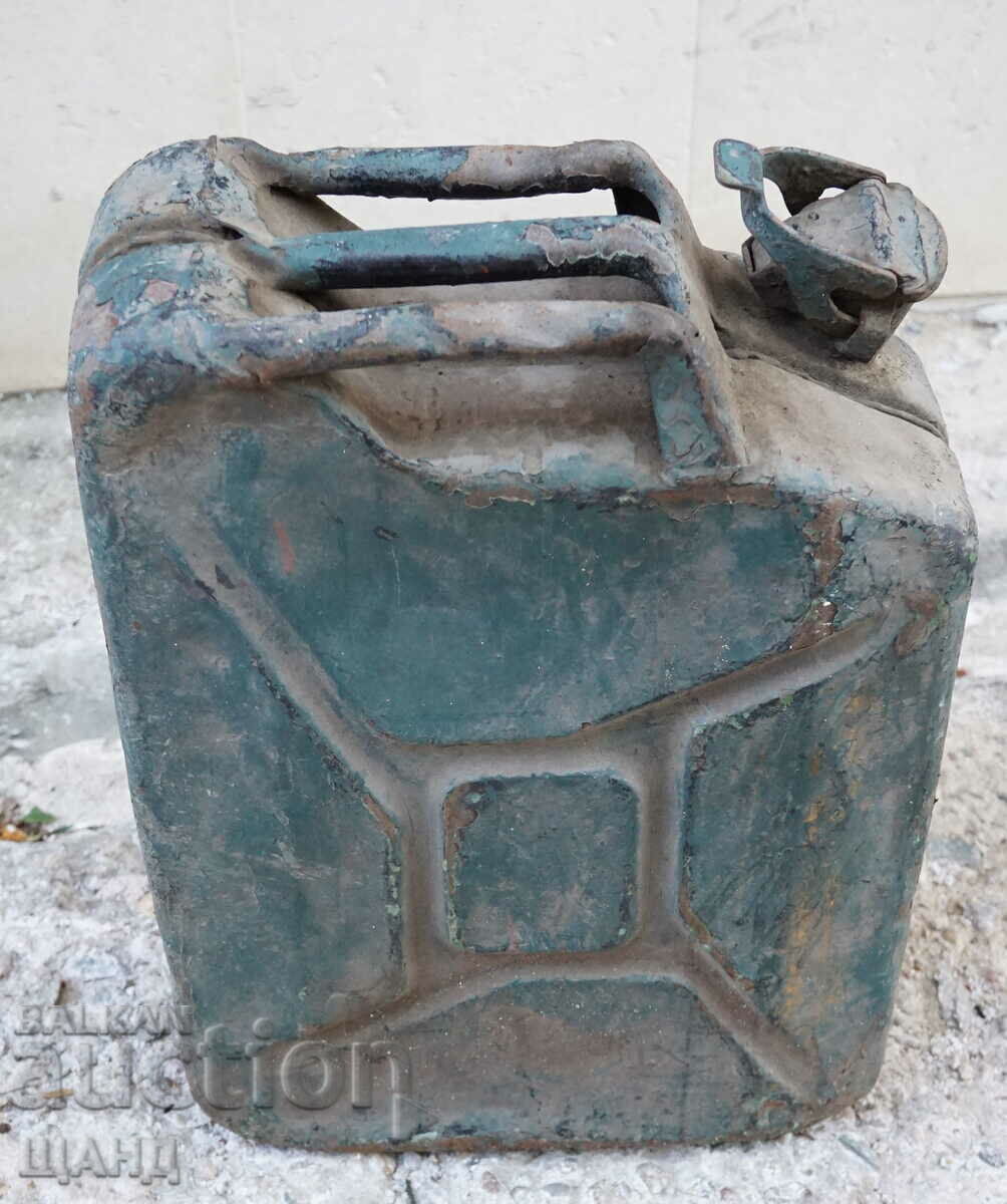 Delivery of 1942 German Metal Wehrmacht Fuel Canister 20 Liter Delivery of 1942 German Metal Wehrmacht Fuel Canister 20 Liter