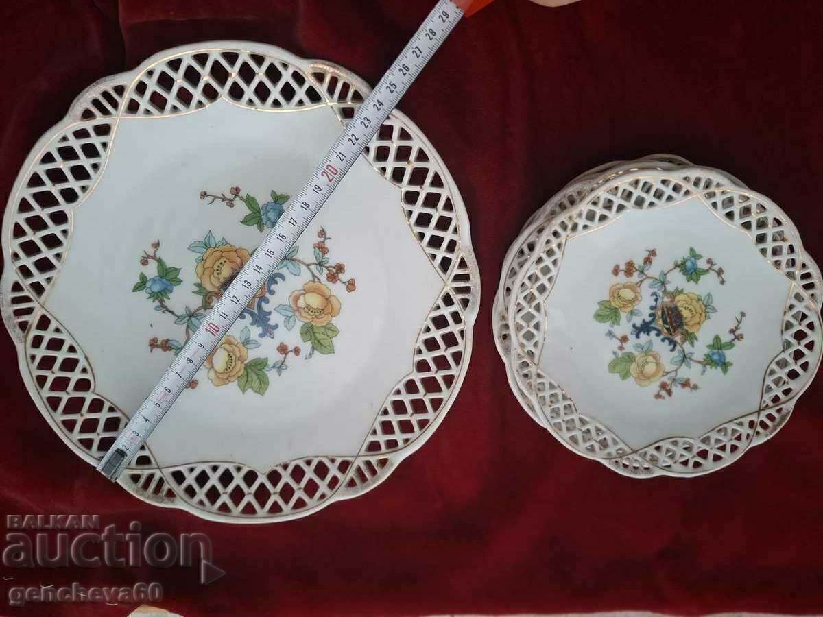 Vintage service porcelain openwork platter with cake plates - 6 Vintage service porcelain openwork platter with cake plates - 6