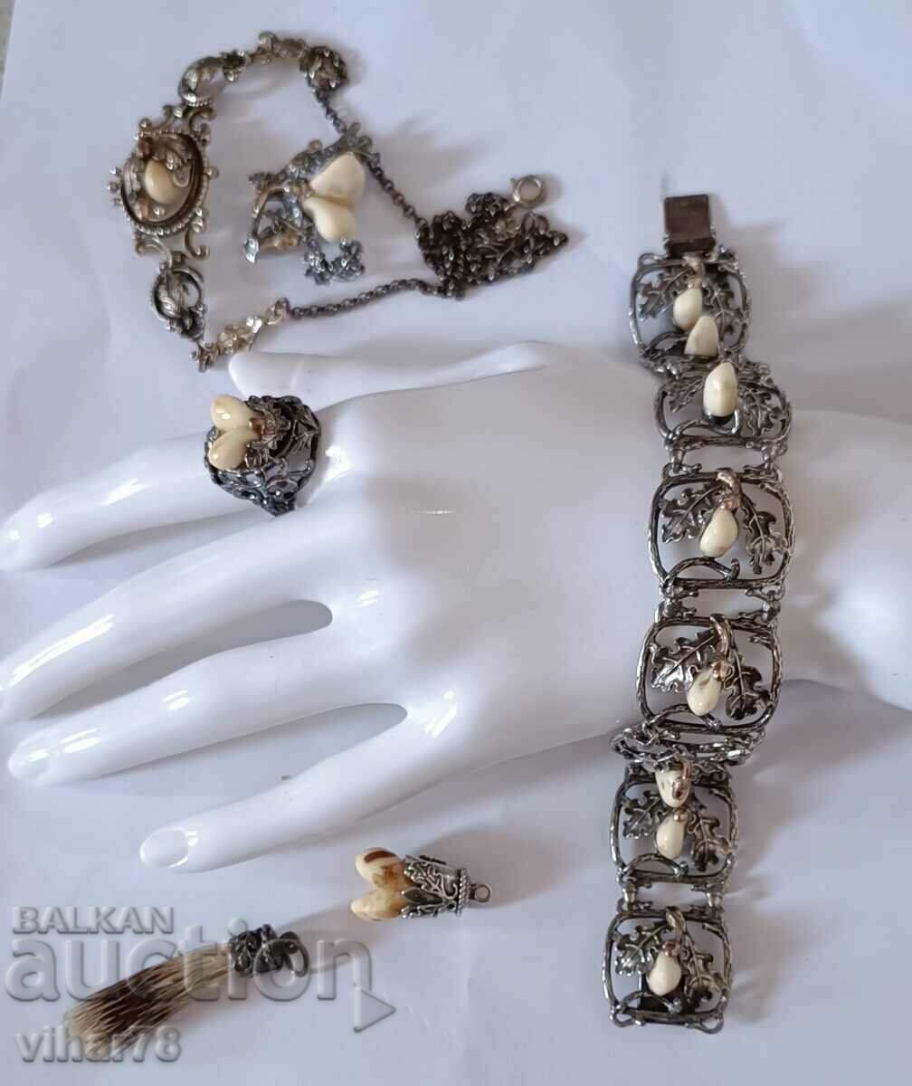 Antique lot - silver with gold elements and deer teeth - 5 Antique lot - silver with gold elements and deer teeth - 5