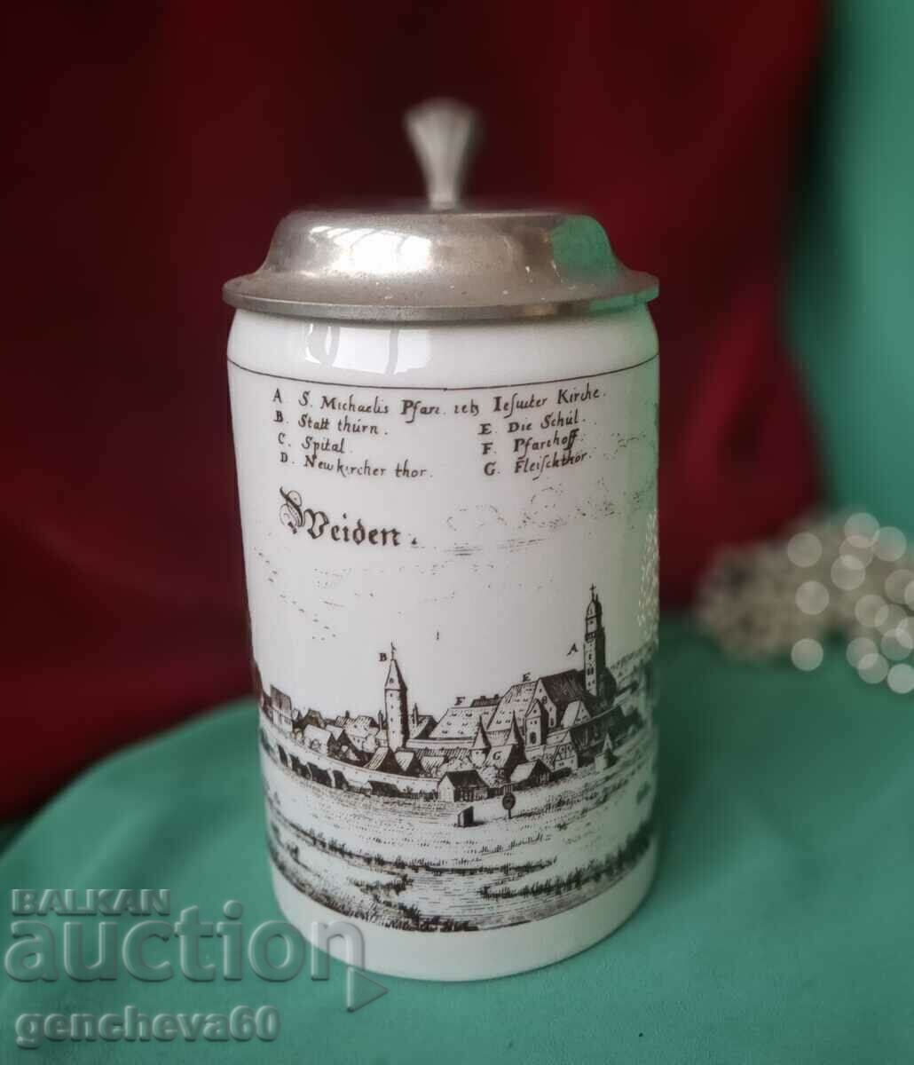 Cană de colecție pentru bere gravată din 1980 cu preț € 21.00 | 41.07 BGN Cană de colecție pentru bere gravată din 1980 cu preț € 21.00 | 41.07 BGN