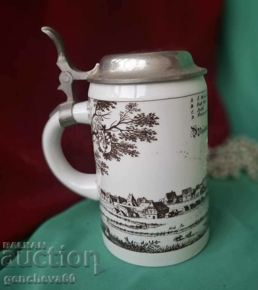 Cană de colecție pentru bere gravată din 1980 Cană de colecție pentru bere gravată din 1980