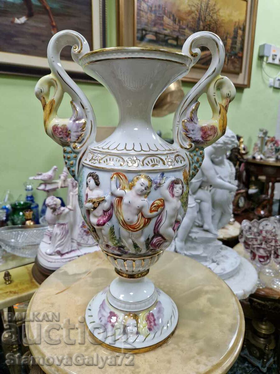 Голяма антикварна италианска порцеланова ваза Capodimonte