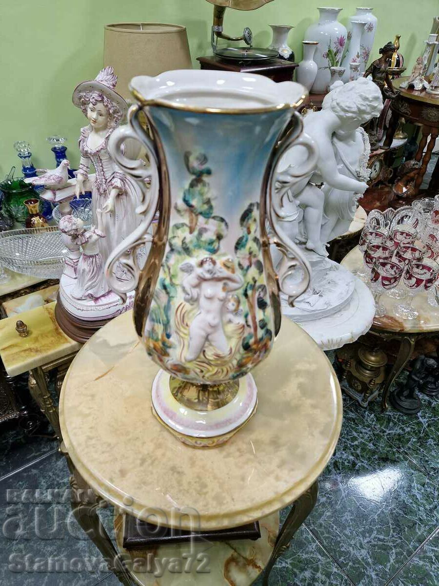 A wonderful antique Italian Capodimonte porcelain vase with price 188.00 BGN | € 96.12 A wonderful antique Italian Capodimonte porcelain vase with price 188.00 BGN | € 96.12
