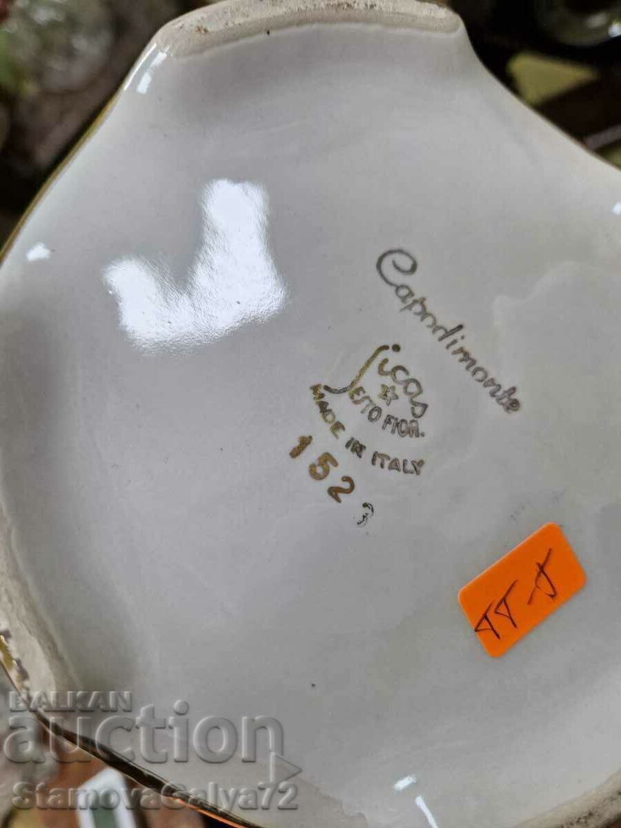 A wonderful antique Italian Capodimonte porcelain vase - 7 A wonderful antique Italian Capodimonte porcelain vase - 7