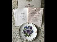 ROYAL ALBERT porcelain plate in a box