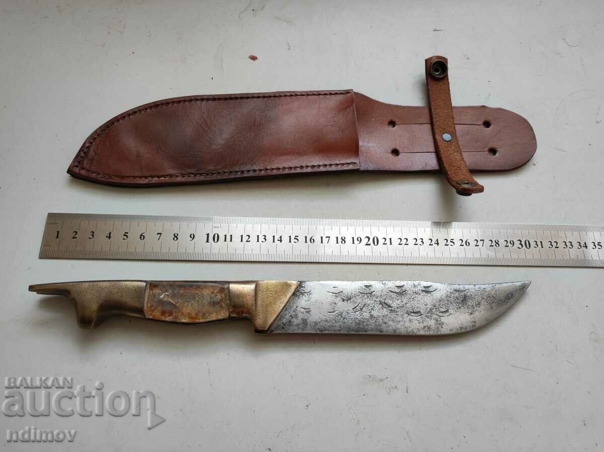 Hunting knife from the soca dog's head