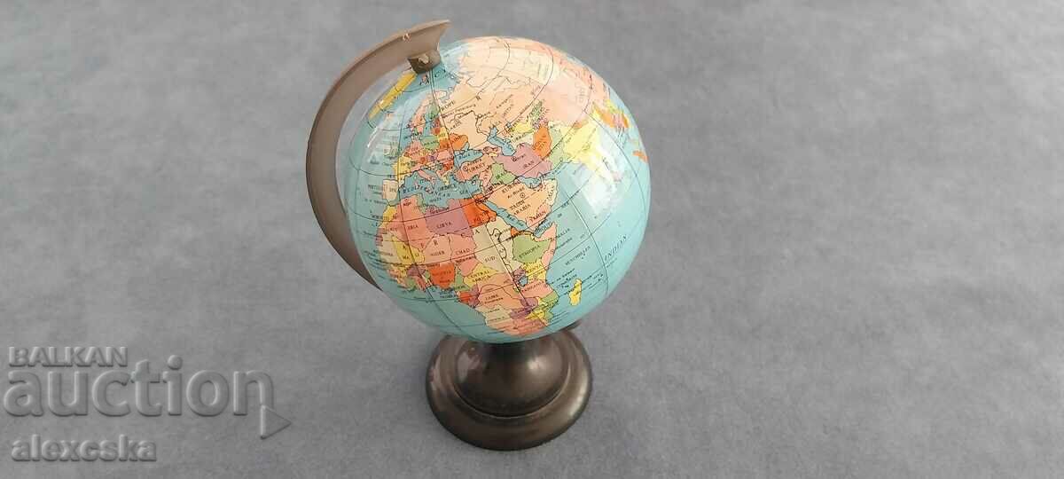 Old globe with price 17.00 BGN | € 8.69