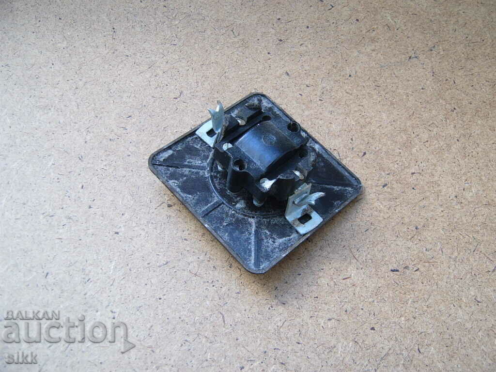 El. key - antique with price 10.00 BGN | € 5.11 El. key - antique with price 10.00 BGN | € 5.11