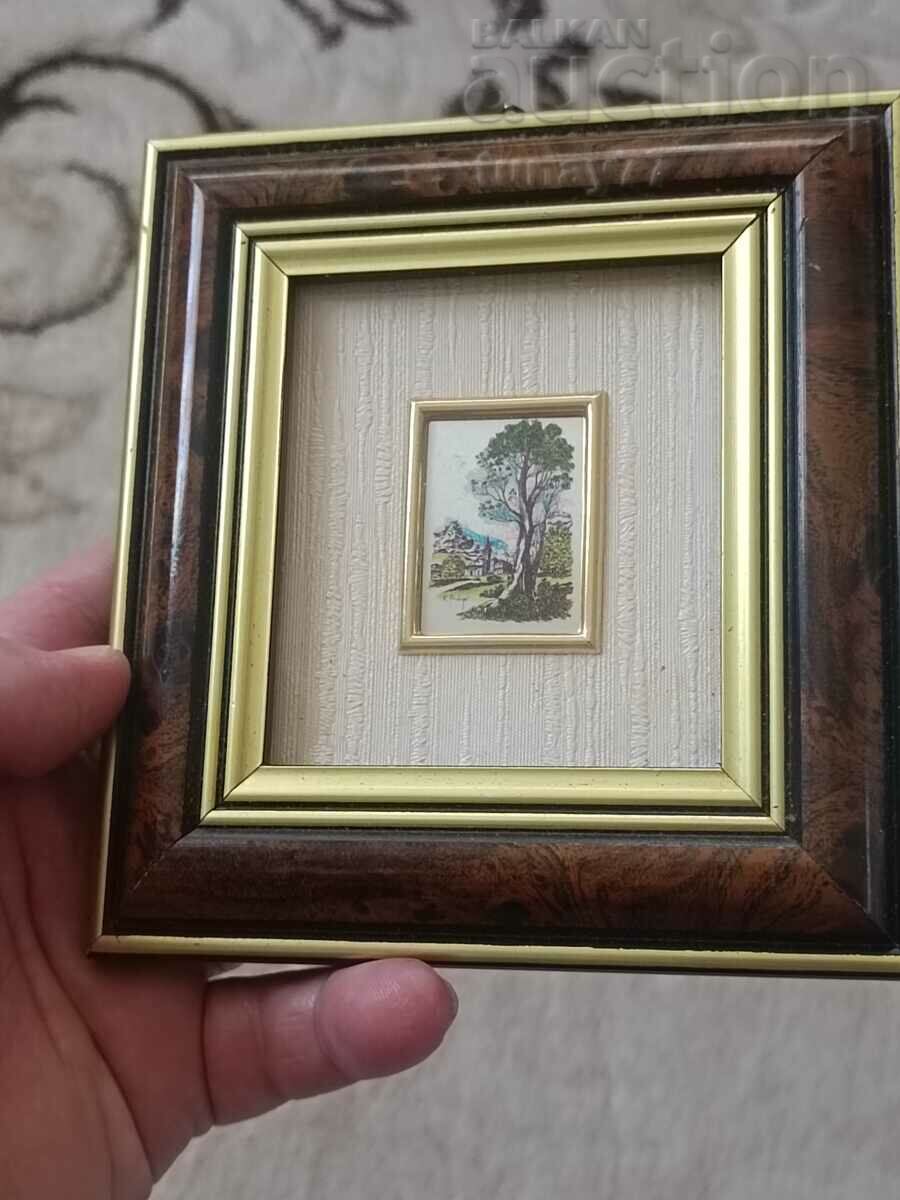 A small Italian painting on 23 carat gold in a beautiful r