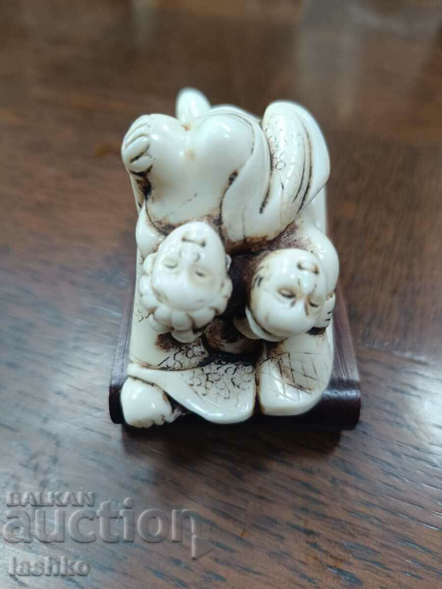 Delivery of Erotic figure Delivery of Erotic figure