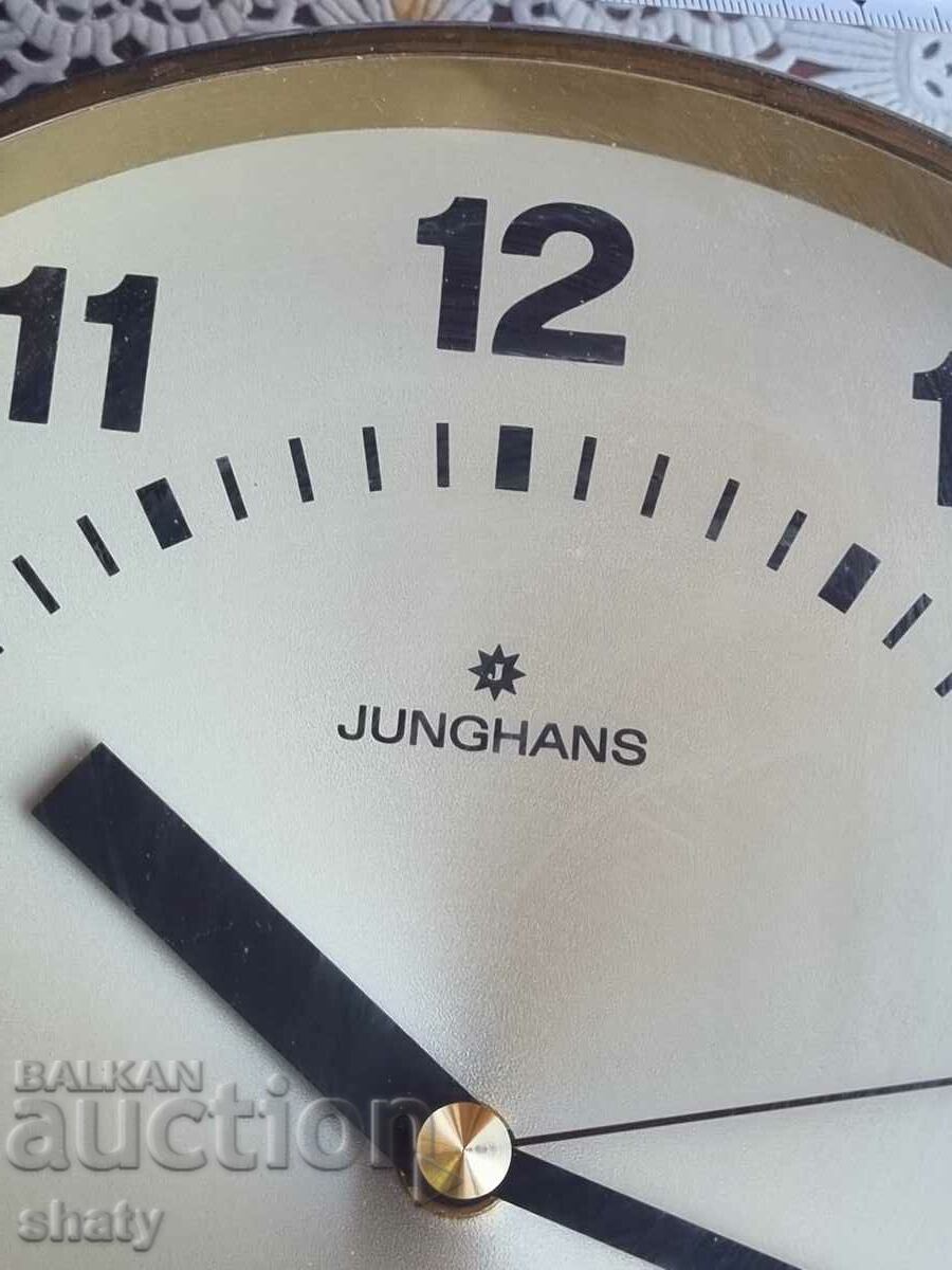 Vechiul ceas german. Funcționează cu preț 60.00 BGN | € 30.68