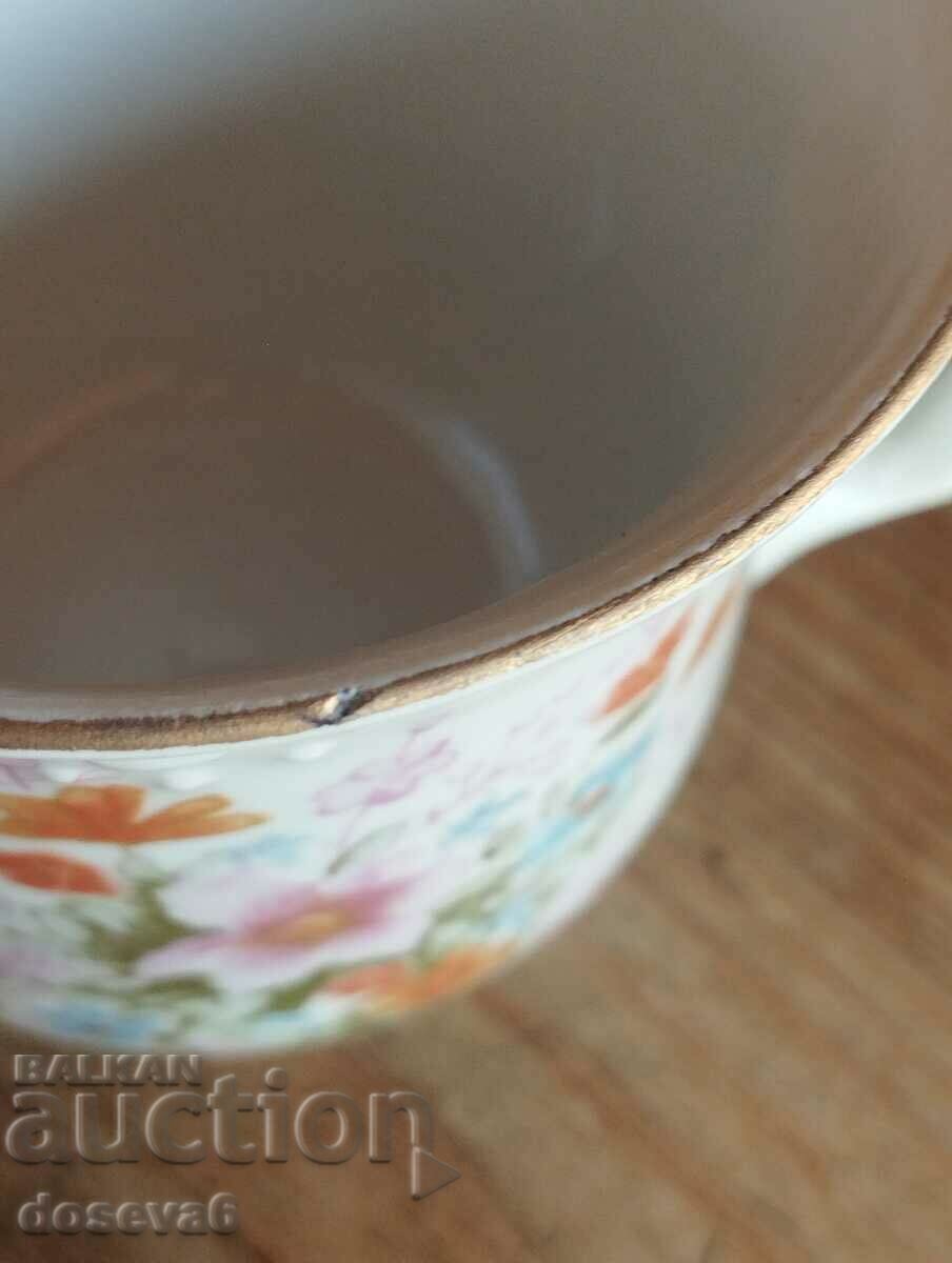 Delivery of A delicate espresso service