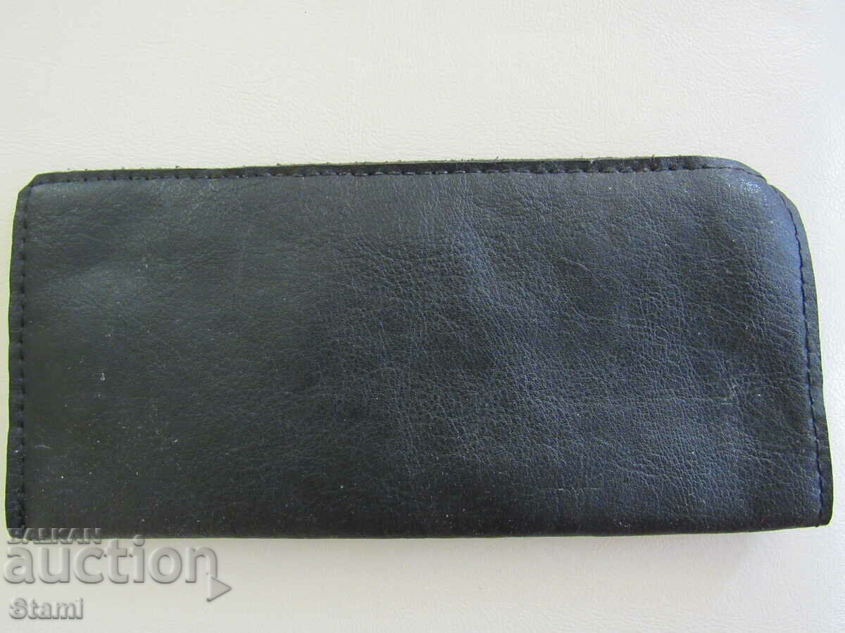 Black genuine leather eyeglass case with price 7.00 BGN | € 3.58 Black genuine leather eyeglass case with price 7.00 BGN | € 3.58