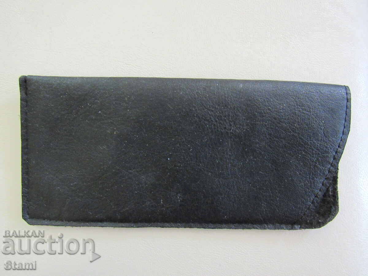 Auction Black genuine leather eyeglass case Auction Black genuine leather eyeglass case