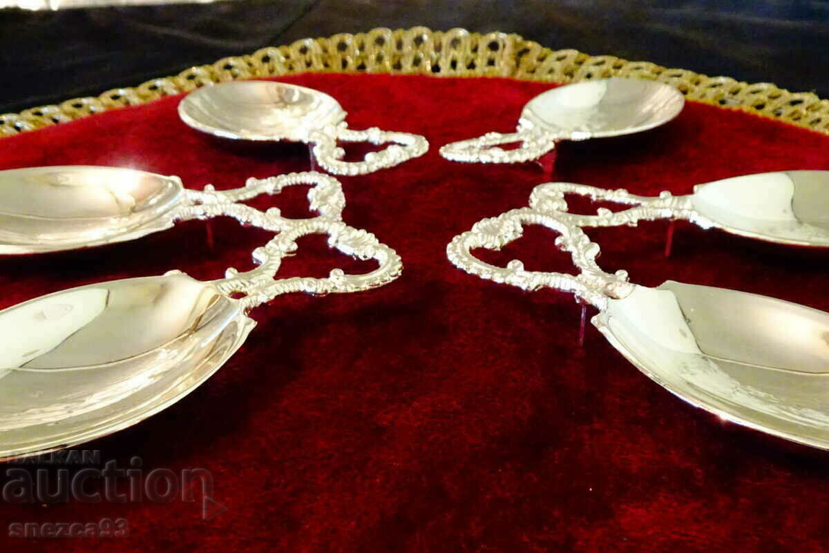 Auction Silver-plated cocktail glasses, holders for spoons, 6 pieces, baroque. Auction Silver-plated cocktail glasses, holders for spoons, 6 pieces, baroque.