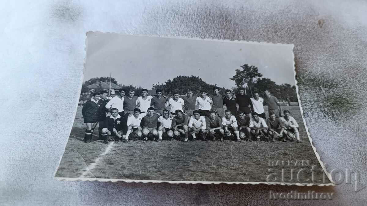 Φωτογραφία Ομάδες ποδοσφαίρου στο γήπεδο