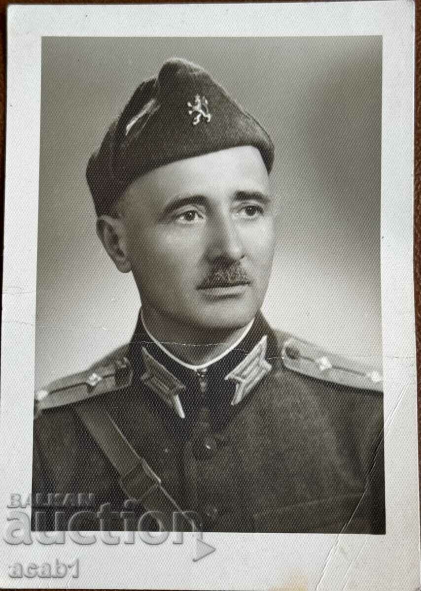 Капитан Май 1942 година