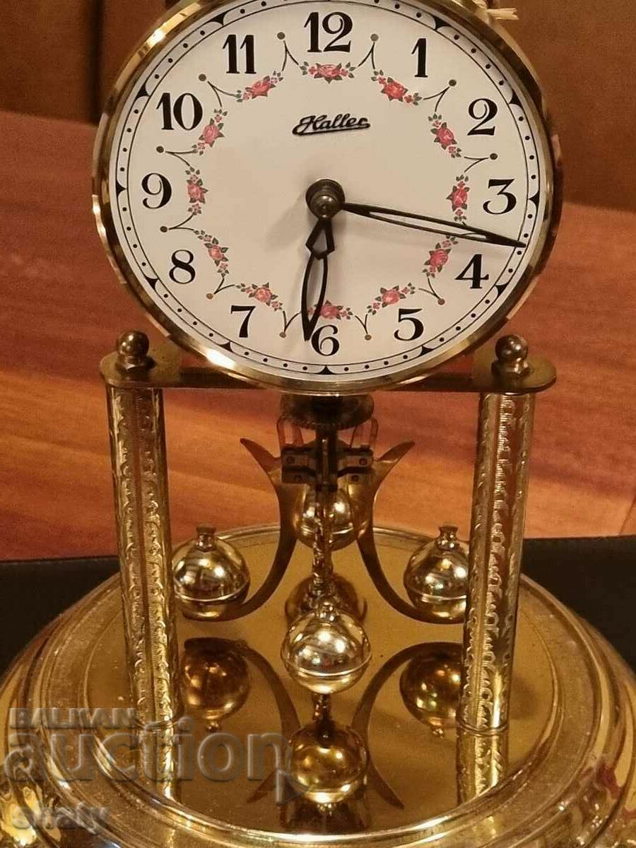 Delivery of Old clock Delivery of Old clock