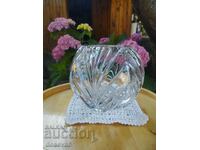 Crystal vase 14 cm high.