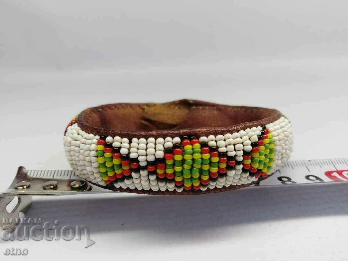 Delivery of ETHNOGRAPHY - OLD BEAD BRACELET Delivery of ETHNOGRAPHY - OLD BEAD BRACELET