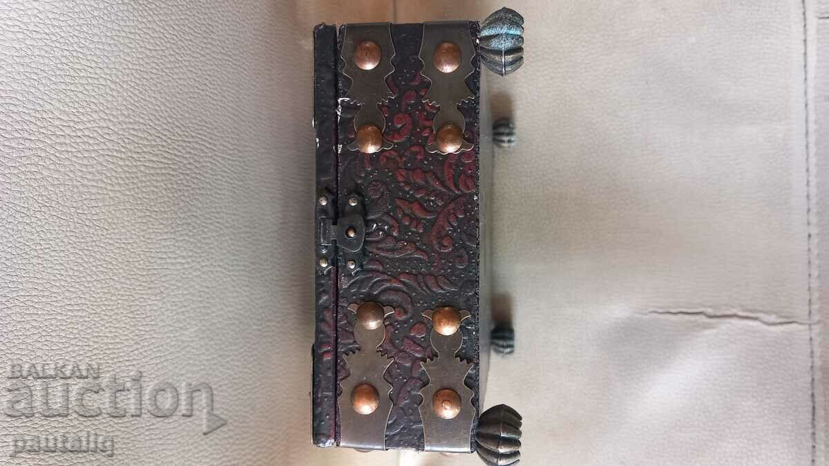 WOODEN WATCH BOX WITH HARDWARE with price 10.00 BGN | € 5.11 WOODEN WATCH BOX WITH HARDWARE with price 10.00 BGN | € 5.11