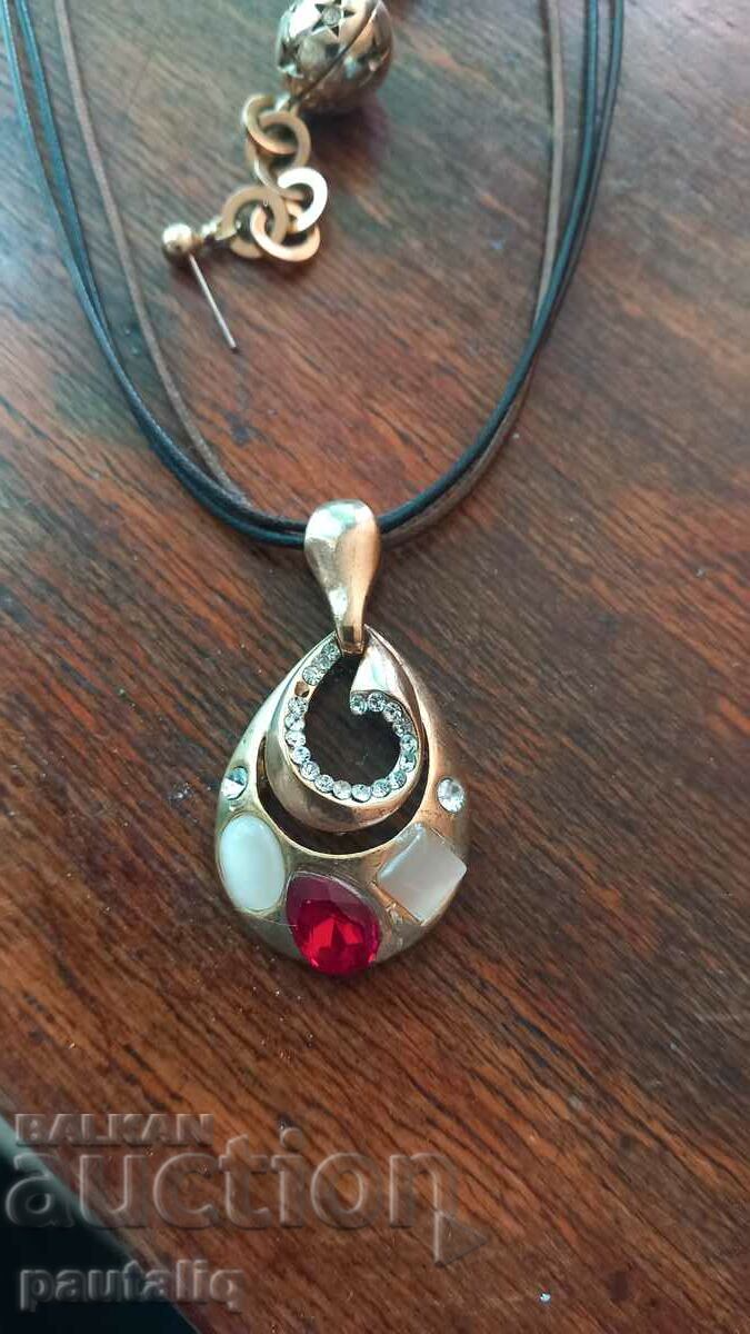 LOT JEWELERY GOLD with price 15.00 BGN | € 7.67 LOT JEWELERY GOLD with price 15.00 BGN | € 7.67