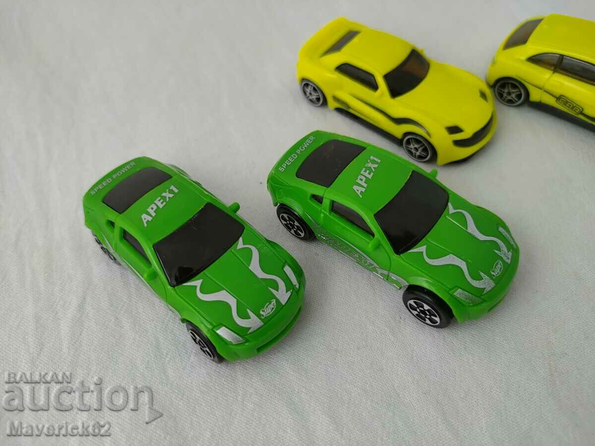 4 броя колички детска играчка с цена 10.00 лв. | € 5.11 4 броя колички детска играчка с цена 10.00 лв. | € 5.11