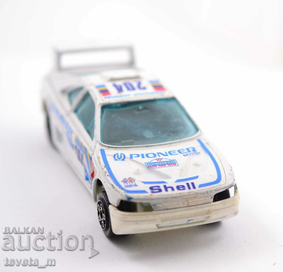 Delivery of Metal car BURAGO PEUGOT 405 Italy Delivery of Metal car BURAGO PEUGOT 405 Italy