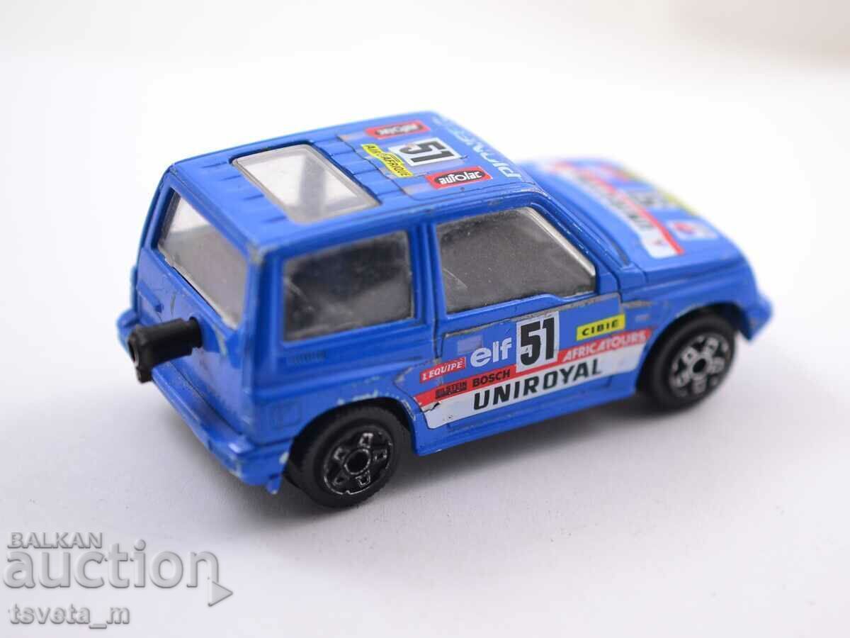 Metal car BURAGO SUZUKI VITARA Italy - 5