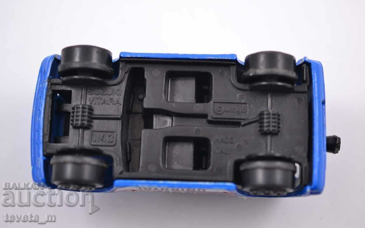 Metal car BURAGO SUZUKI VITARA Italy - 6