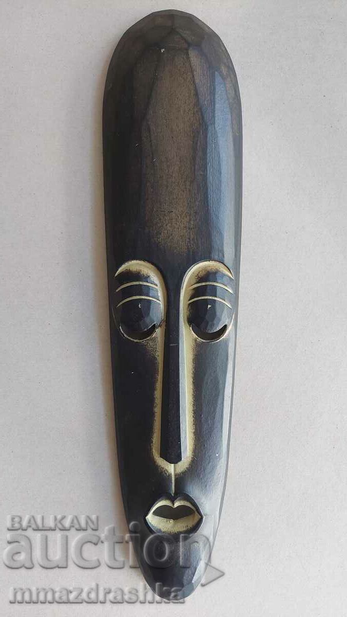 Large African mask 3