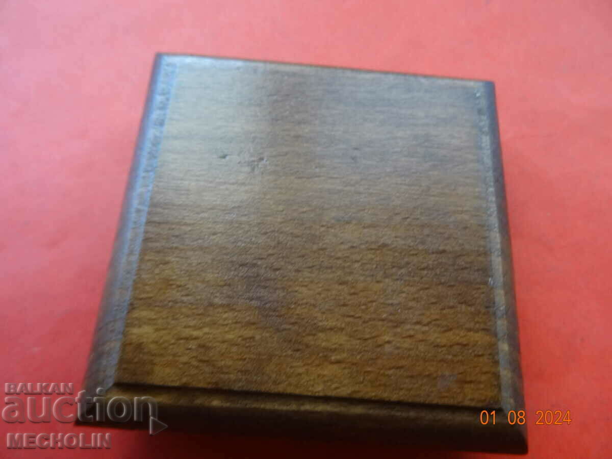 OLD BNB COIN BOX - 5 OLD BNB COIN BOX - 5