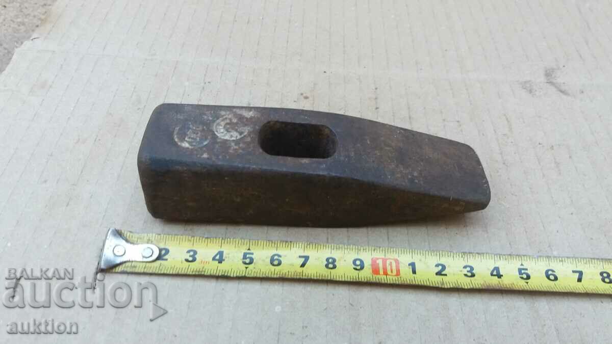 massive social hammer with markings with price 4.99 BGN | € 2.55 massive social hammer with markings with price 4.99 BGN | € 2.55