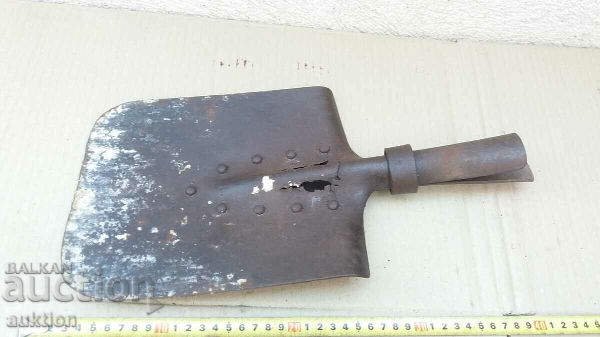 OLD MILITARY SHOVEL with price 9.99 BGN | € 5.11
