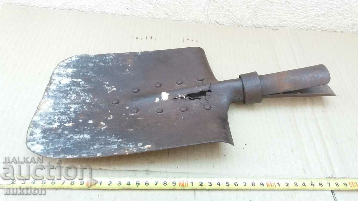 Delivery of OLD MILITARY SHOVEL
