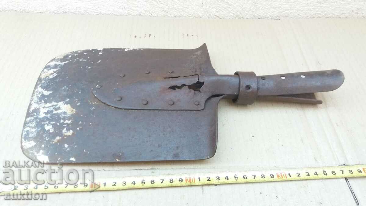 OLD MILITARY SHOVEL - 7