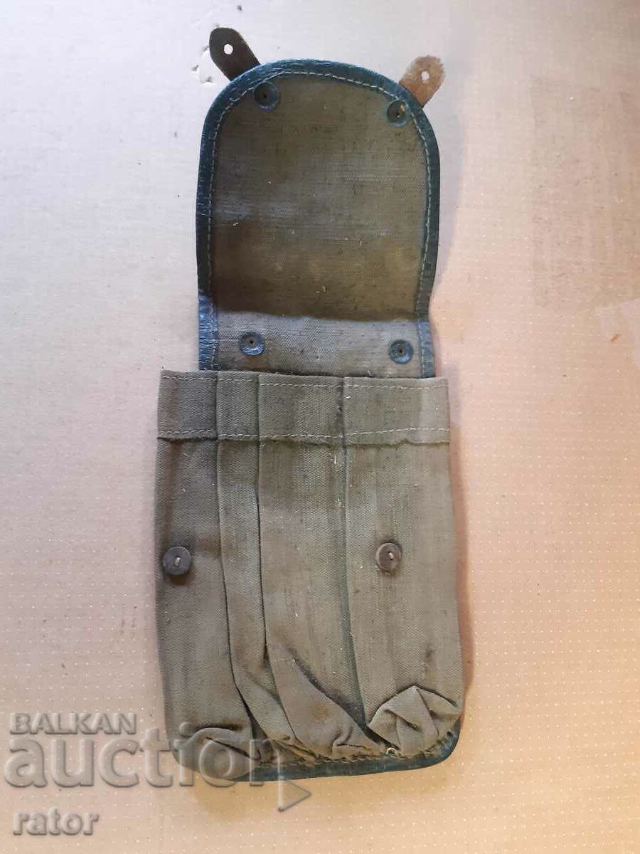 Geantă pentru revistă pentru Shpagin, Sudayev WW II cu preț 10.00 BGN | € 5.11