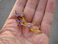 ΜΙΑ ΠΑΛΙΑ ΕΠΙΧΡΥΣΤΗ ΚΑΡΦΙΛΑ