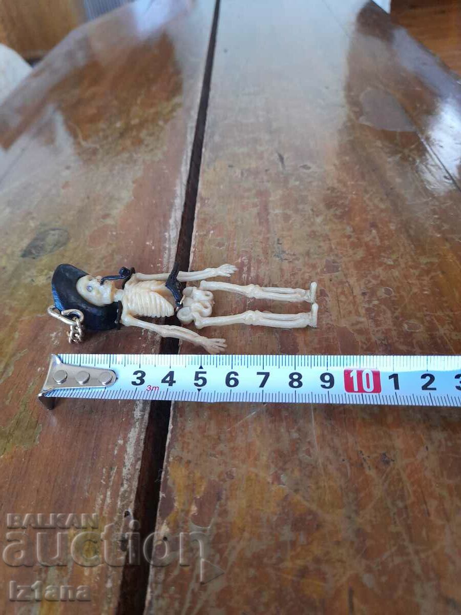 Delivery of Old doll, cowboy skeleton pendant Delivery of Old doll, cowboy skeleton pendant