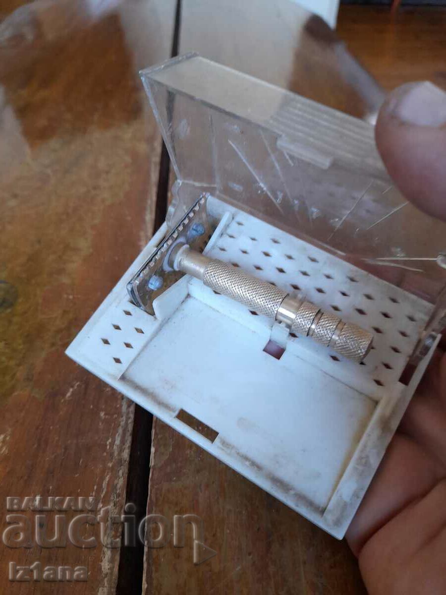 Δημοπρασία Παλιό ξυράφι Soluna Δημοπρασία Παλιό ξυράφι Soluna