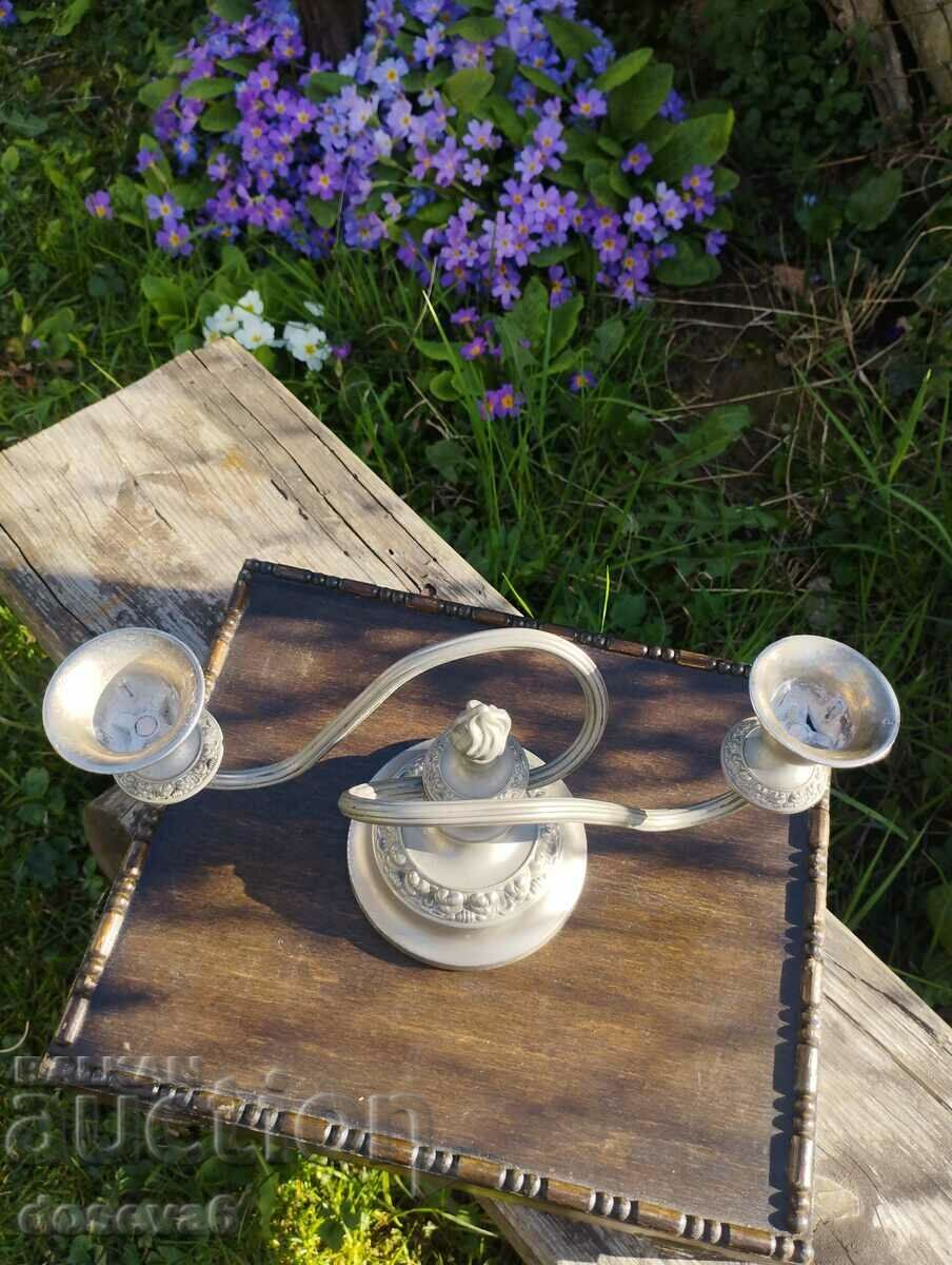 Vintage κηροπήγιο από τα μέσα του περασμένου αιώνα. με τιμή 45.00 BGN | € 23.01 Vintage κηροπήγιο από τα μέσα του περασμένου αιώνα. με τιμή 45.00 BGN | € 23.01