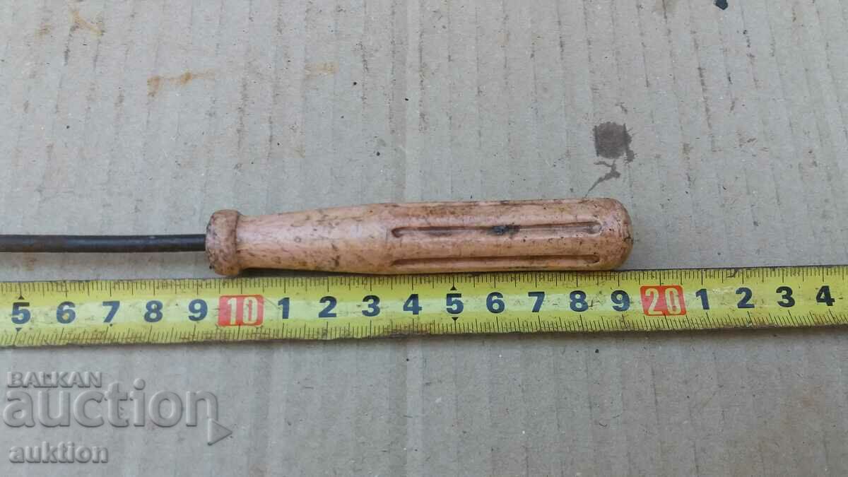 SOC. SCREWDRIVER with price 1.99 BGN | € 1.02 SOC. SCREWDRIVER with price 1.99 BGN | € 1.02