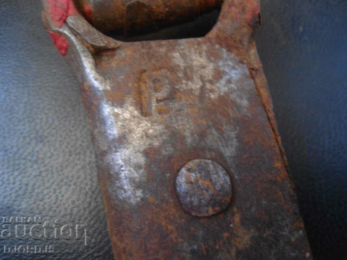 Delivery of Old forged scissors, marking Delivery of Old forged scissors, marking